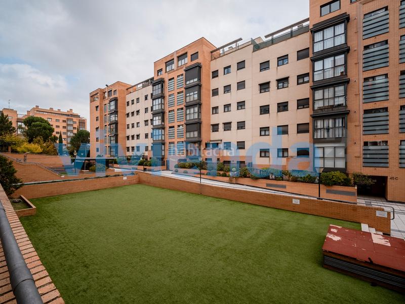 Foto 7655947e-cb6d-4c1c-aeca-9684910aefdc. Pis amb calefacció aparcament a Sanchinarro Madrid