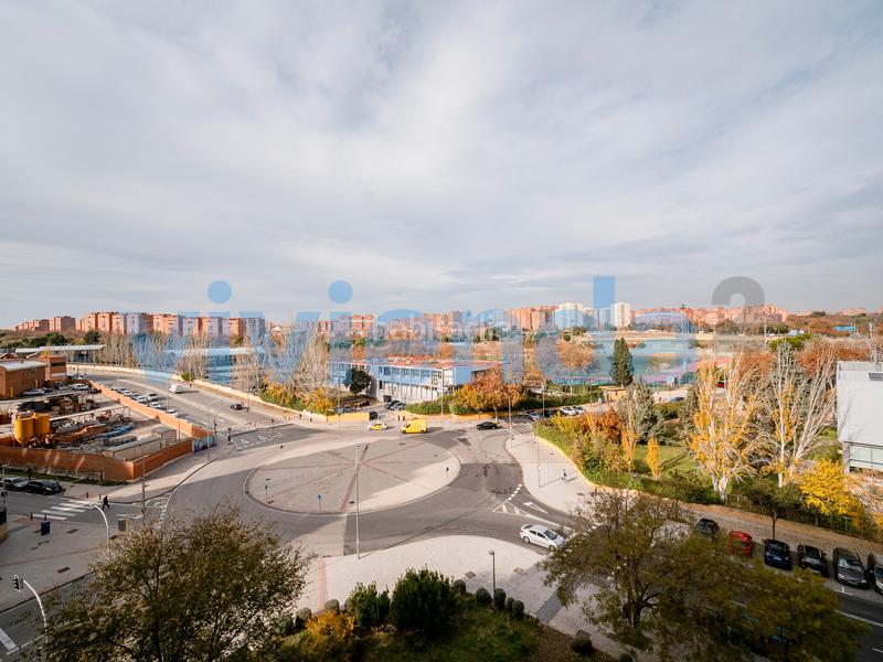 Foto bca5e112-7883-4c3b-8385-715aa6f41b8d. Pis amb calefacció aparcament piscina a Palomeras Sureste Madrid