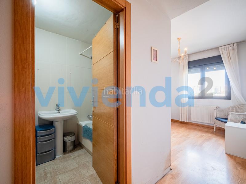 Foto f9ff4bf5-268b-4153-840c-15f9eb636c7a. Pis amb calefacció aparcament piscina a Palomeras Sureste Madrid