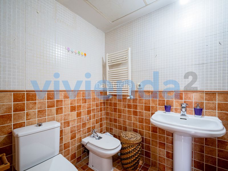 Foto 24a9500a-f7b0-4486-99f1-ba080a125cdd. Pis amb calefacció aparcament piscina a Palomeras Sureste Madrid