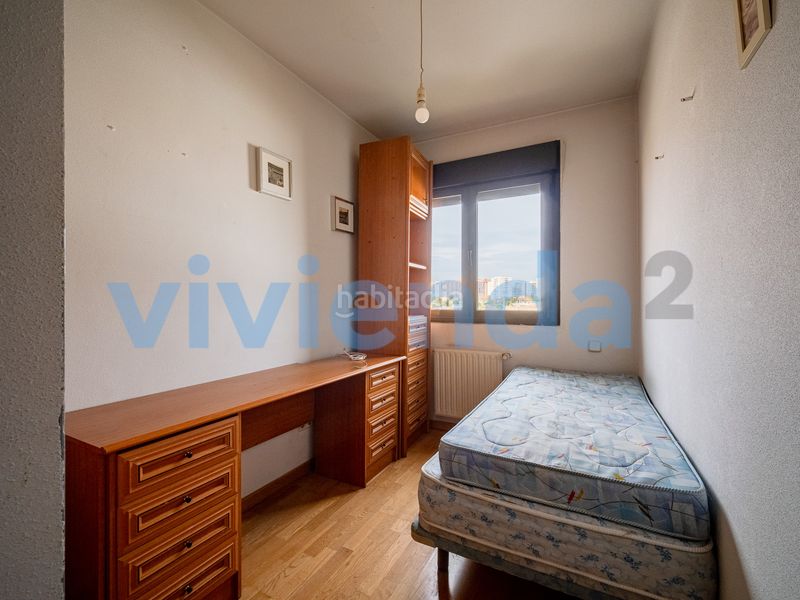 Foto 89ed15cb-979d-40c9-b8c2-7806f81988f4. Pis amb calefacció aparcament piscina a Palomeras Sureste Madrid