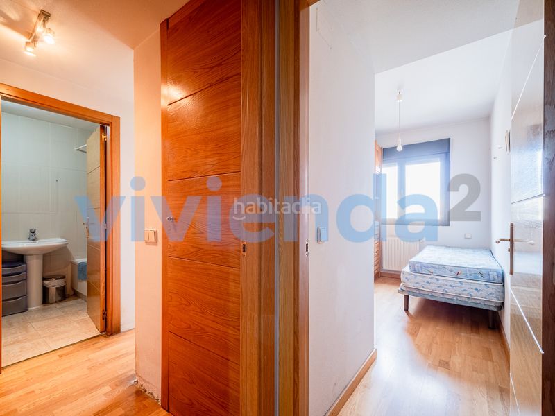 Foto 9779296a-b429-47e8-8d91-174c922a50f9. Pis amb calefacció aparcament piscina a Palomeras Sureste Madrid