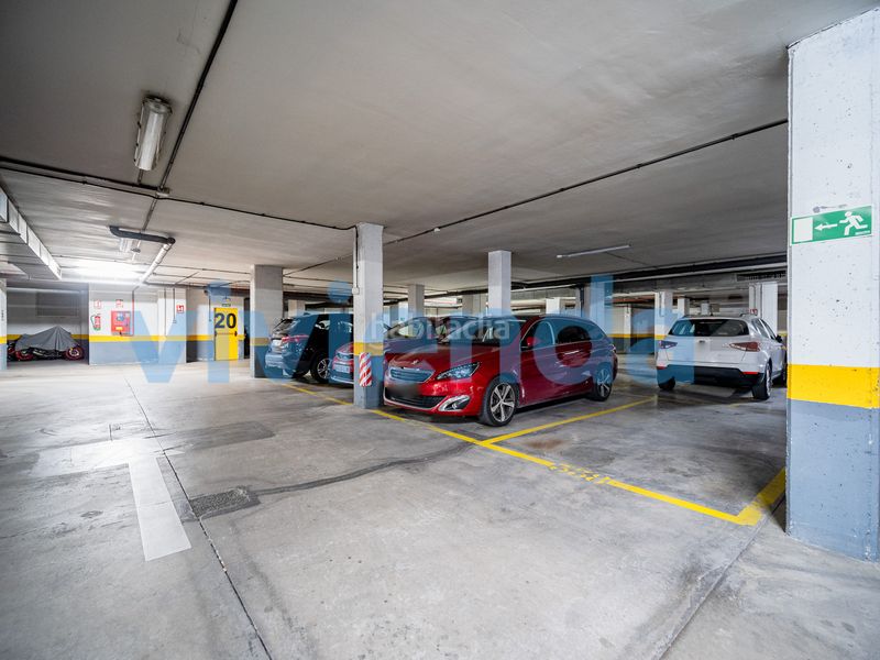 Foto c6af6f4a-b830-48a5-a2c2-cf13ea3744f1. Pis amb calefacció aparcament piscina a Palomeras Sureste Madrid