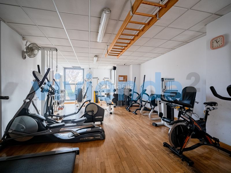 Foto d8dd3f52-7cde-4760-a45f-6467bdfee07d. Pis amb calefacció aparcament piscina a Palomeras Sureste Madrid