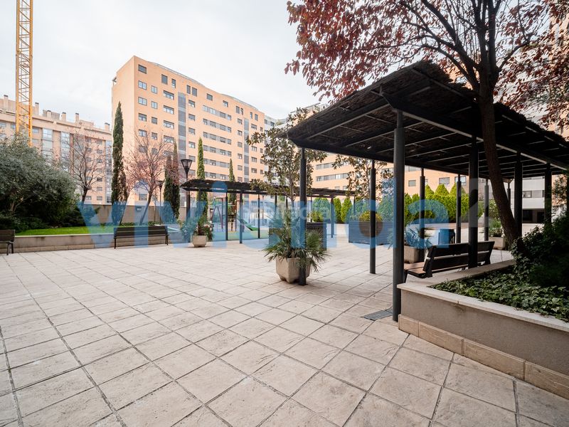 Foto dce5f838-6c9a-4f87-a917-2c6359516314. Pis amb calefacció aparcament piscina a Palomeras Sureste Madrid