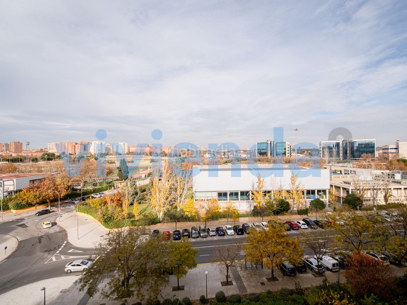 Foto e807b9b3-fae2-46b6-8a3d-c2edefc65fe1. Pis amb calefacció aparcament piscina a Palomeras Sureste Madrid