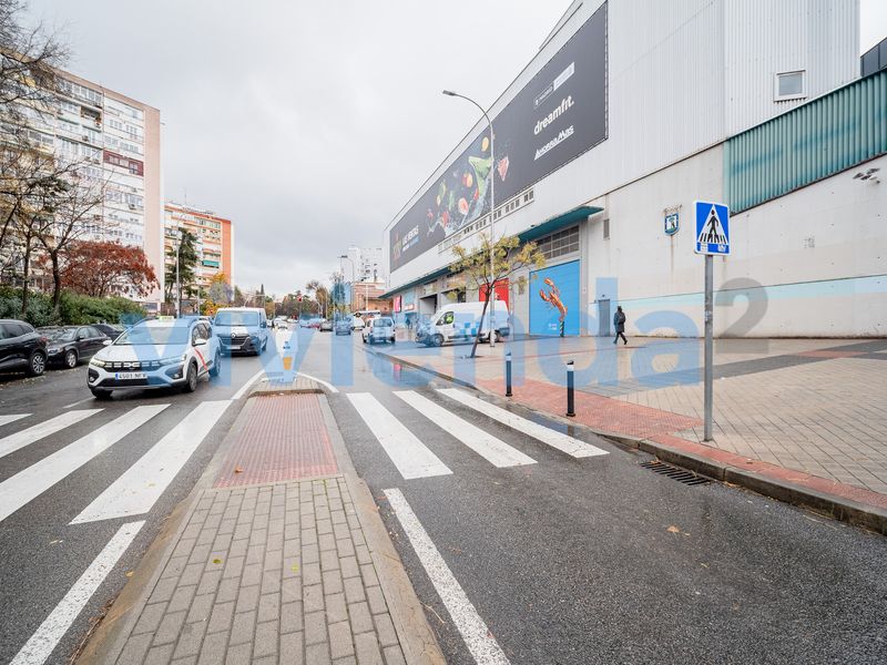 Foto 0f7dd8c3-31c8-48ef-899e-f6dfd5734e35. Aparcament cotxe a Concepción Madrid