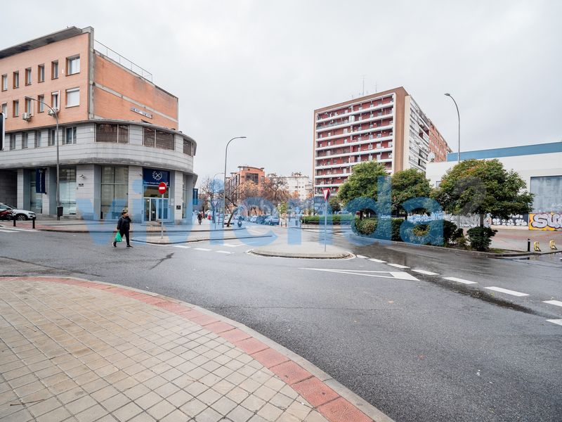 Foto e14fb76f-6b3f-4f63-88d5-237330f88b21. Aparcament cotxe a Concepción Madrid