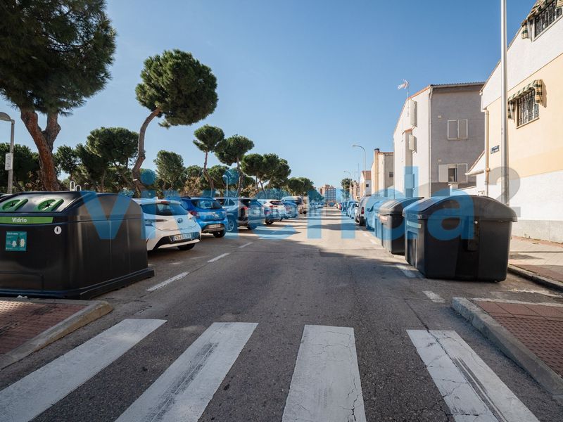 Piso en apxf3stol santiago, 63 m2, 3 dormitorios, 1 baxf1os, 272.000 euros en Madrid - Imagen 4