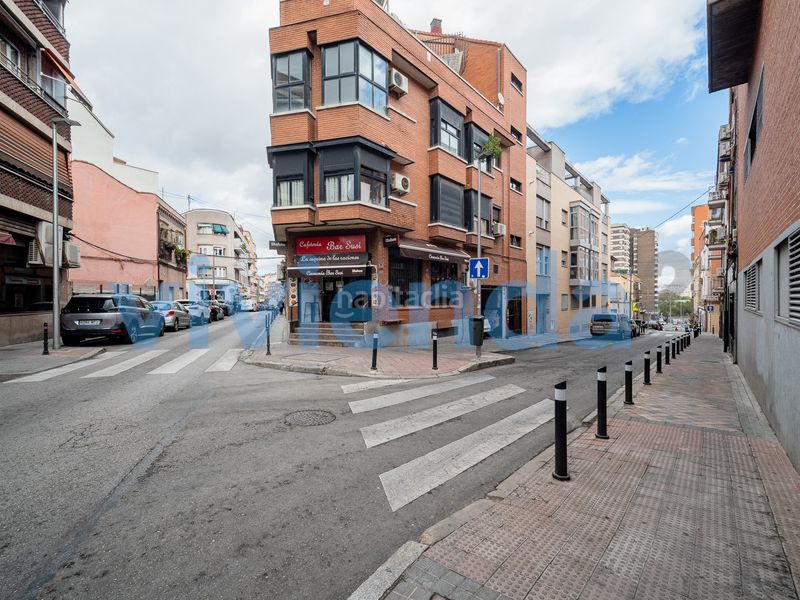 Foto 0a58f83d-f137-4c29-9a26-f3720bb1c2e0. Pis amb calefacció a Almendrales Madrid