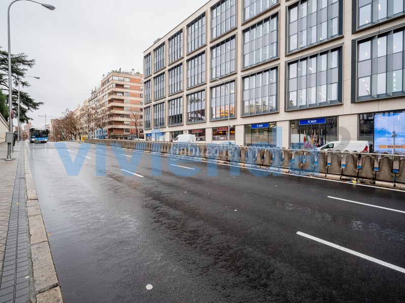 Foto a94babb1-88f3-4764-b72c-d3dbd10537c3. Aparcament cotxe a El Viso Madrid