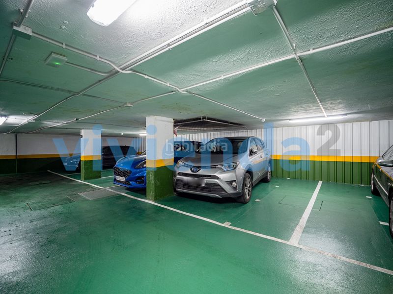 Foto dcbb09ad-5538-4042-8333-a90c4b033782. Aparcament cotxe a El Viso Madrid