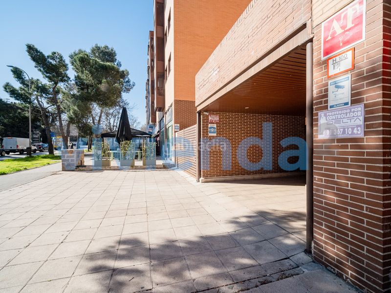 Foto 49c0ad5c-87a6-4f85-932f-c1b26927dc24. Pis amb calefacció aparcament piscina a Rejas Madrid