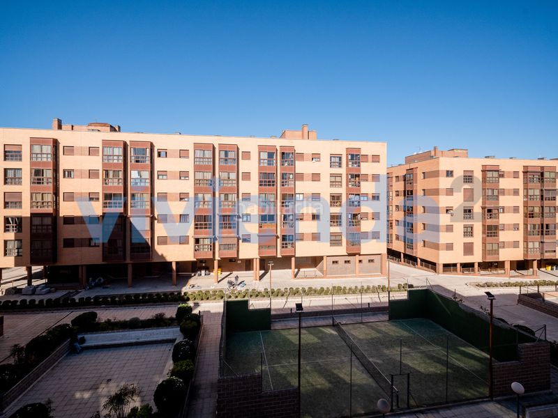 Foto 8ac1eb1e-f681-4907-8fcf-1547ccf7da4e. Pis amb calefacció aparcament piscina a Rejas Madrid