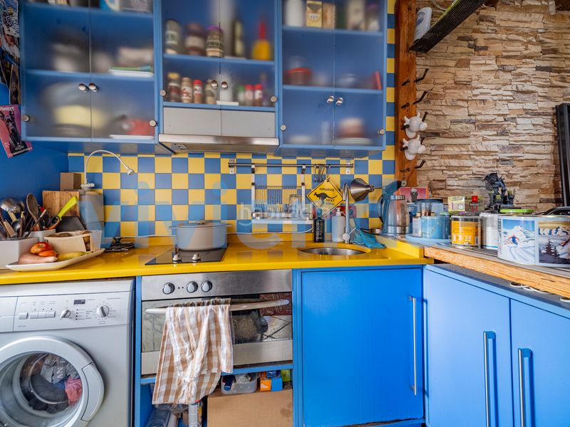 Foto e8317ea2-884c-4f3f-a52a-562bb284df25. Pis amb calefacció a Embajadores-Lavapiés Madrid