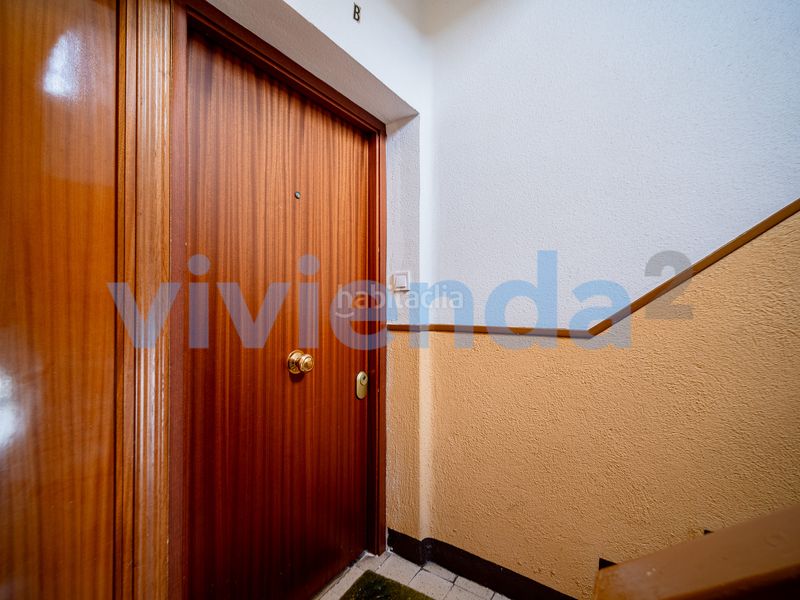 Foto 823d78f0-cc75-42f4-b8ca-fe152a55e0cd. Pis a Almendrales Madrid