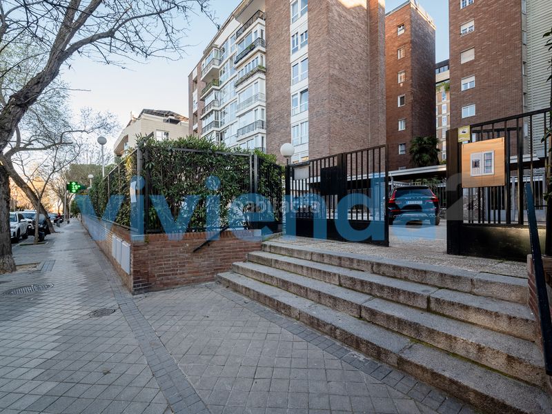 Foto 4ded8141-8d61-4db6-87a8-b72e8bc3b33c. Pis amb calefacció aparcament piscina a Nueva España Madrid