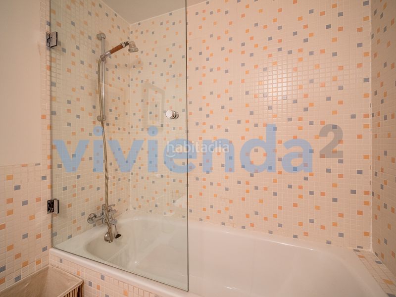 Foto 8203bde8-cd1e-4bc3-8585-8631425e5cd0. Pis amb calefacció aparcament piscina a Nueva España Madrid