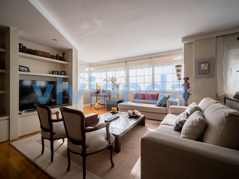 Foto 8b9b542c-9a4d-4193-a72f-dc66cf9da4d4. Pis amb calefacció aparcament piscina a Nueva España Madrid