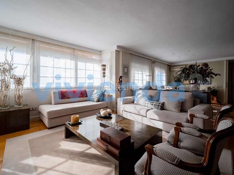 Foto a44612f2-5d05-4cf8-98aa-f71b4a9811d3. Pis amb calefacció aparcament piscina a Nueva España Madrid