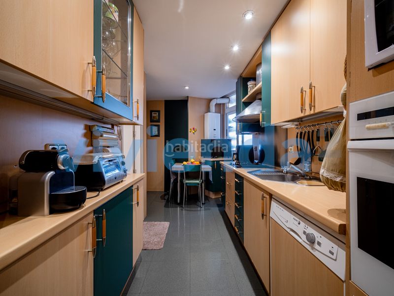 Foto d7464aee-c9b1-4ec4-9e8b-2c9162a28460. Pis amb calefacció aparcament piscina a Nueva España Madrid