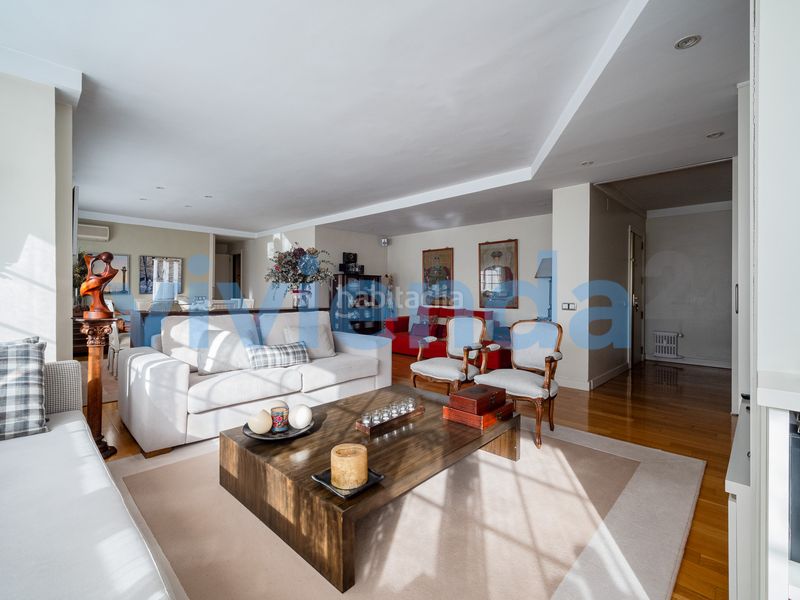 Foto fc6b0649-db64-4b9a-8351-f3e74498b60c. Pis amb calefacció aparcament piscina a Nueva España Madrid