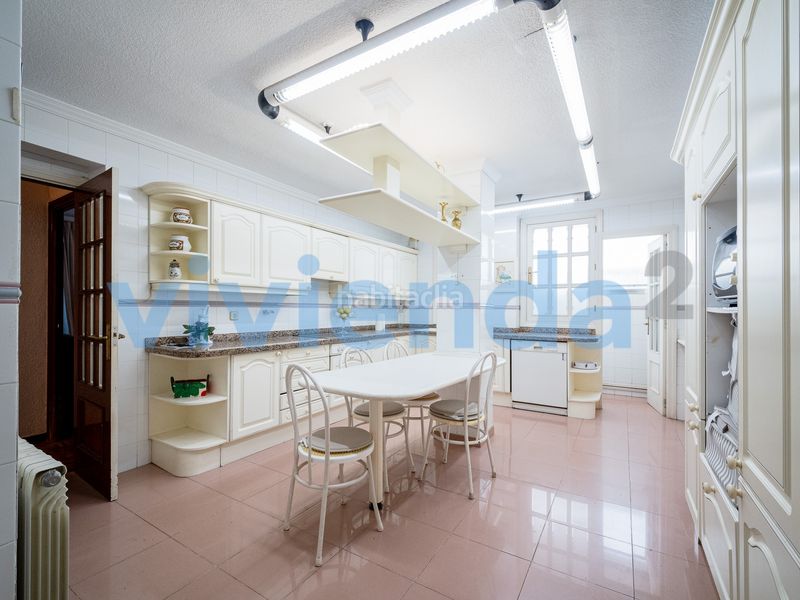 Foto 8dd8b5cf-256f-450a-8dd1-36bb2152a59a. Pis amb calefacció a Apóstol Santiago Madrid