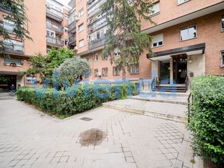 Pis  Plaza de la ciudad de salta. Piso en colina, 82 m2, 2 dormitorios, 2 baxf1os, 582.500 euros