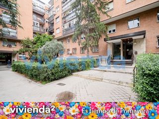 Pis  Plaza de la ciudad de salta. Piso en colina, 82 m2, 2 dormitorios, 2 baxf1os, 582.500 euros