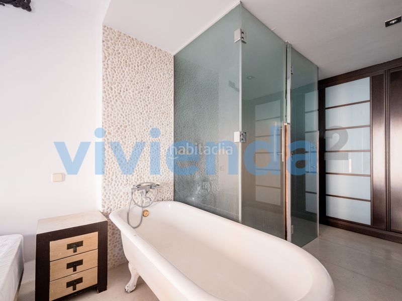 Foto aab1f4e0-85b7-48af-9d99-c3eb9cb3a9f6. Pis amb calefacció aparcament piscina a Sanchinarro Madrid