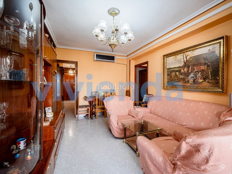 Foto ad6d6418-df6c-4da1-8569-fd0e0040af29. Pis amb calefacció a Peñagrande Madrid