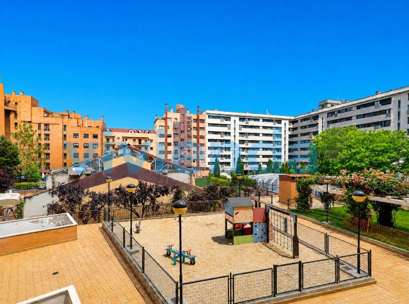 Foto a862acb0-60d5-43c7-96d0-8f6ec8413a37. Pis amb calefacció aparcament piscina a Legazpi Madrid