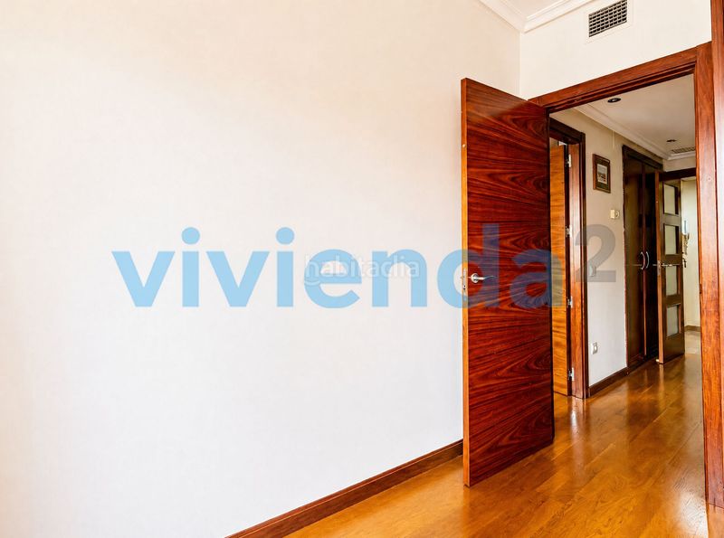 Foto b1e13673-07c4-42b3-9ef0-db55743c5e5f. Pis amb calefacció aparcament piscina a Legazpi Madrid