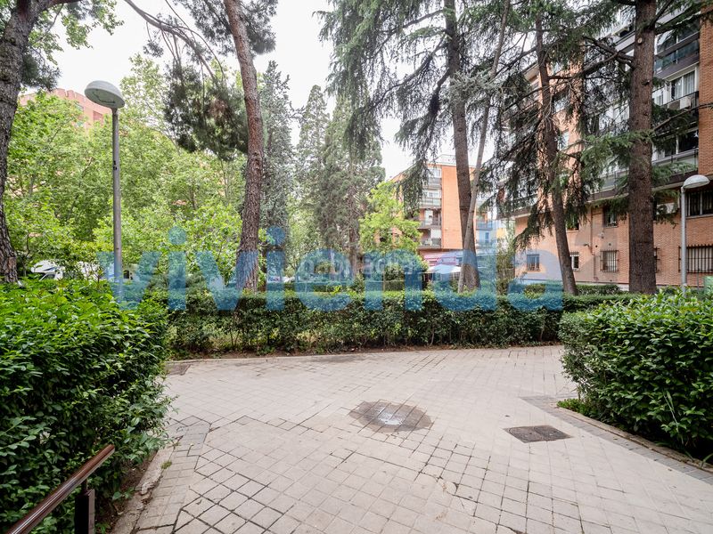 Foto 2bd95581-8813-4a64-ab1d-4d6c6112309c. Pis amb calefacció piscina a Colina Madrid