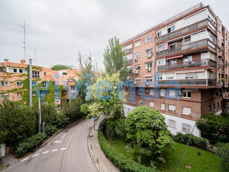 Foto e14d3784-f1d9-44b9-8d92-f9c54b1b4912. Pis amb calefacció piscina a Colina Madrid