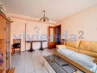 Piso  Egica. Piso en puerta del xc1ngel, 80 m2, 2 dormitorios, 1 baxf1os, 275