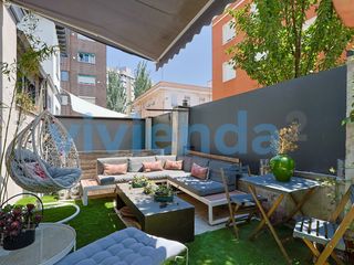 Location Chalet  Calle de hermenegilda martínez. Chalet independiente en el viso, 160 m2, 3 dormitorios, 3 baxf1o