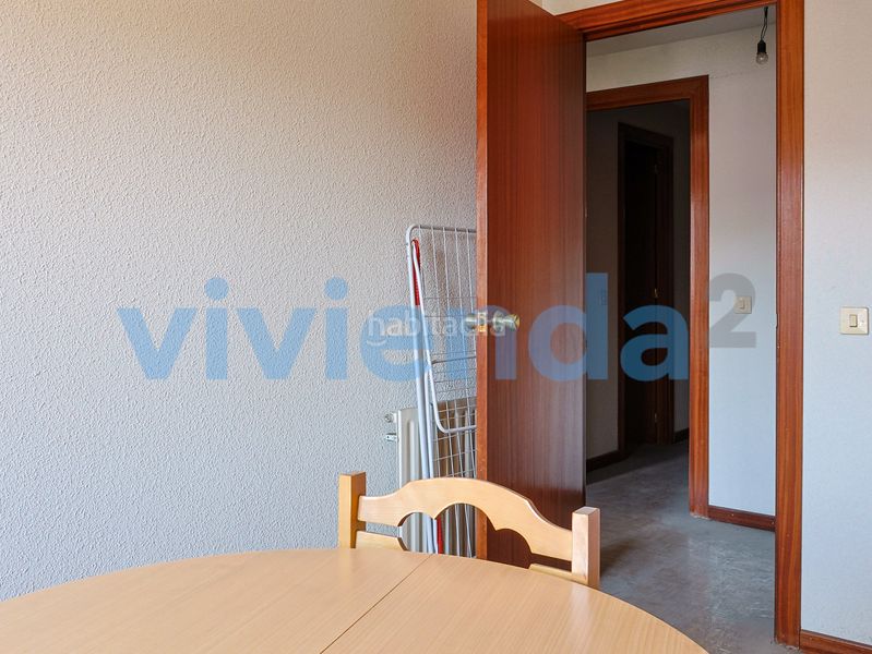 Foto cbaeac03-6aa0-4311-bdd1-349876bedfc0. Pis amb calefacció aparcament a Los Rosales Madrid