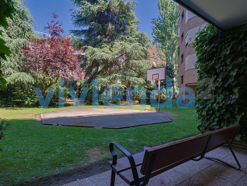 Foto 0ae8c70d-ac18-4ea5-87d1-7d23a54658ca. Pis amb calefacció aparcament piscina a San Juan Bautista Madrid