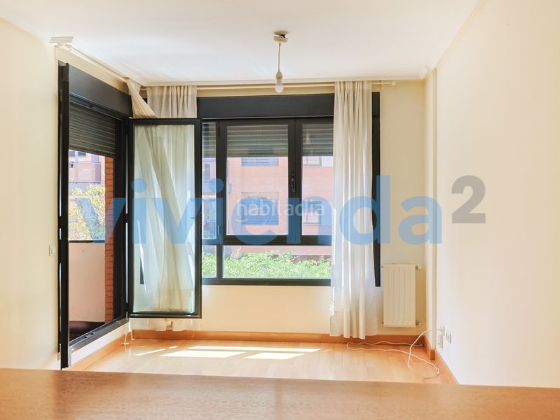 Foto 2ad6a16f-0b5a-4d02-a354-8e9be712cc9b. Pis amb calefacció aparcament piscina a Rejas Madrid