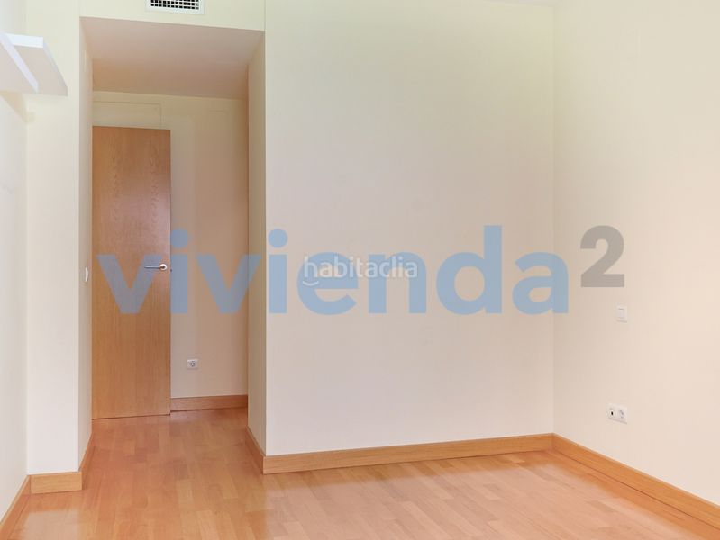 Foto 2e25db26-5af9-4e2d-a612-995a6aae6f71. Pis amb calefacció aparcament piscina a Rejas Madrid