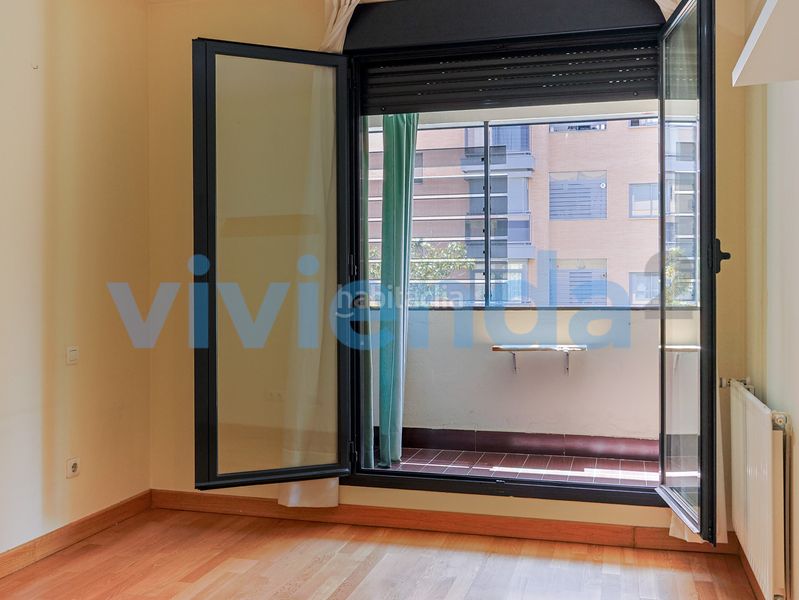 Foto d6551f4f-e79b-4158-b8ee-253cd020b975. Pis amb calefacció aparcament piscina a Rejas Madrid