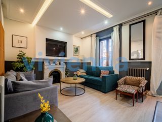 Affitto Appartamento  Plaza santa ana. Piso en cortes, 139 m2, 3 dormitorios, 3 baxf1os, 3.300 euros