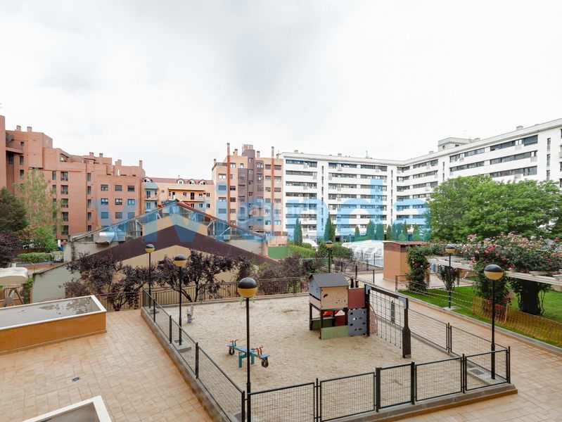 Foto f9a47cbe-ea16-4564-94ae-d6bd97884607. Pis amb calefacció aparcament piscina a Legazpi Madrid