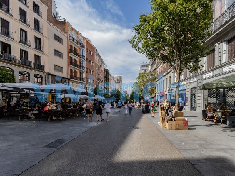 Foto d5c92ce8-f1ad-49c0-9adf-a46848fd3b26. Aparcament cotxe a Sol Madrid