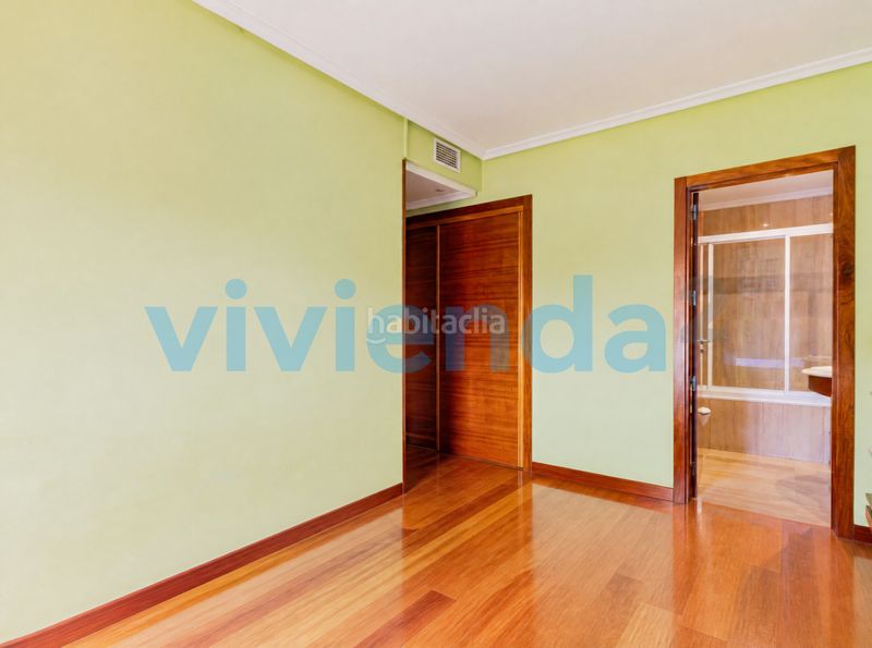 Foto b9a7b5d3-3778-4df3-80f7-76e97d420309. Pis amb calefacció aparcament piscina a Legazpi Madrid