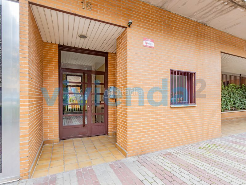 Foto f33b6cd2-bbcf-4822-8441-d3729ba74f63. Pis amb calefacció aparcament piscina a Legazpi Madrid
