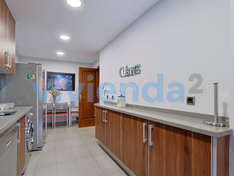 Foto 0bb43250-4ab8-490b-b455-4260d84bbc94. Pis amb aparcament piscina a Castilla Madrid
