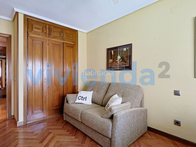 Foto f4a9c942-9eff-4cd5-bc95-bb9e64bf9168. Pis amb aparcament piscina a Castilla Madrid