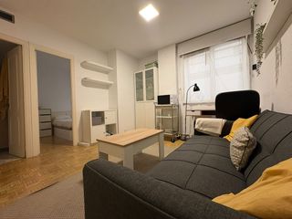 Flat in Calle Juan Bravo